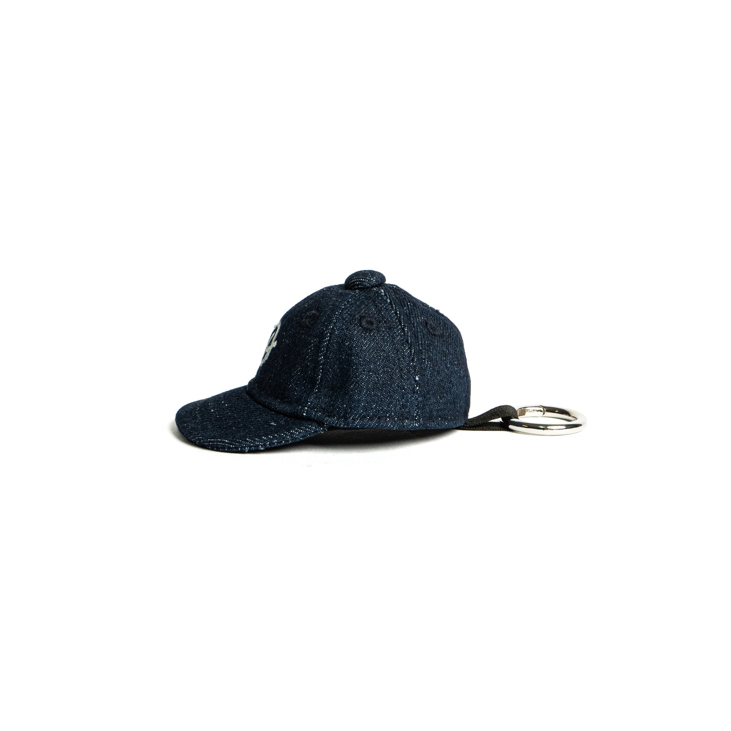 PLUSH D CAP - KEYCHAIN