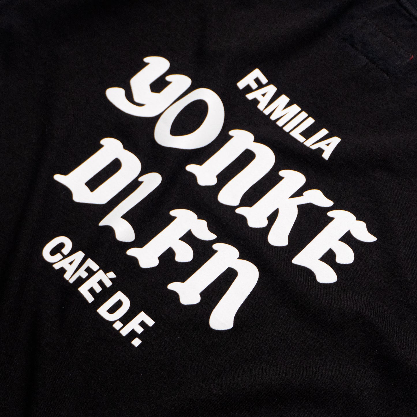 FAMILIA YONKE - T-SHIRT / BLACK
