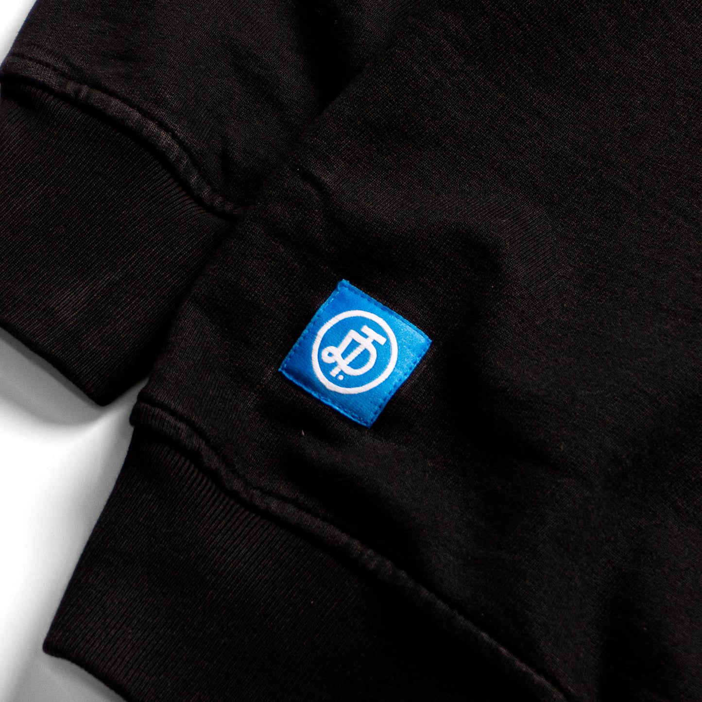 ANDRÉ DLFN - CREWNECK / BLACK