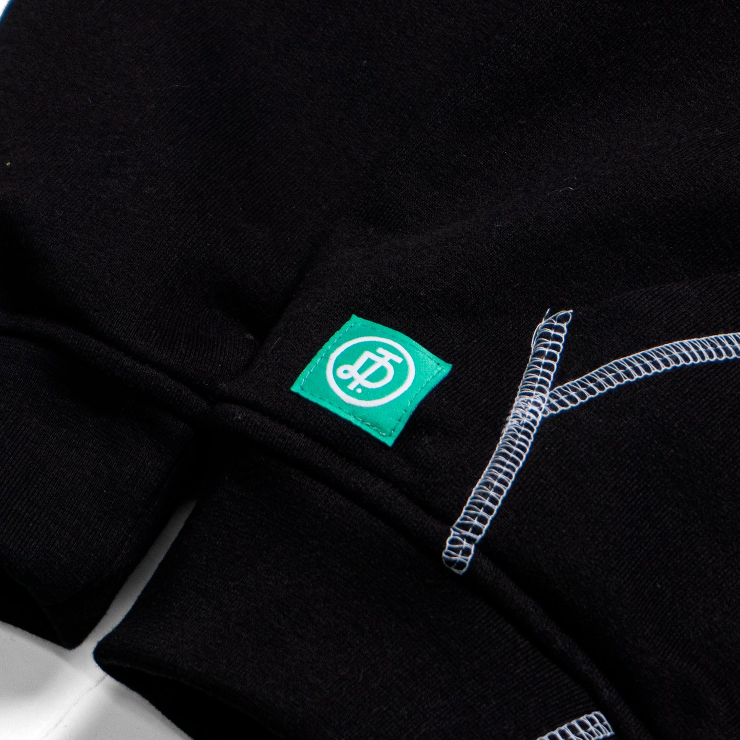 LINNEO HOODIE - BLACK